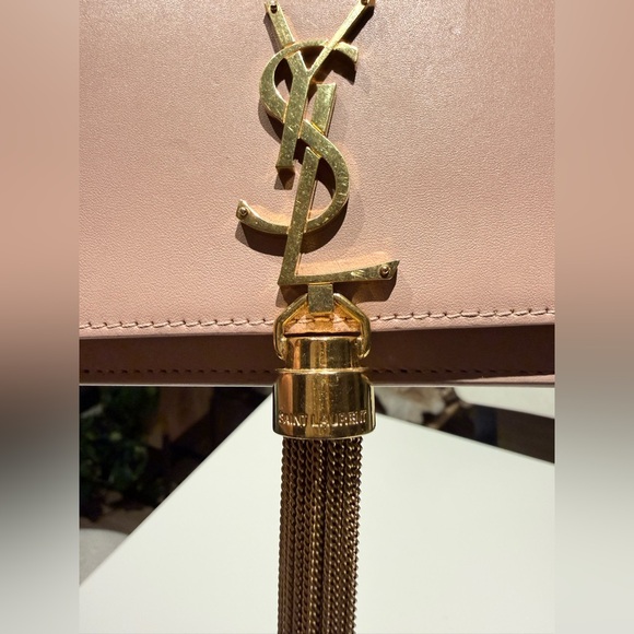 Yves Saint Laurent Pink Clutch with Gold Chain - Picture 6 of 9